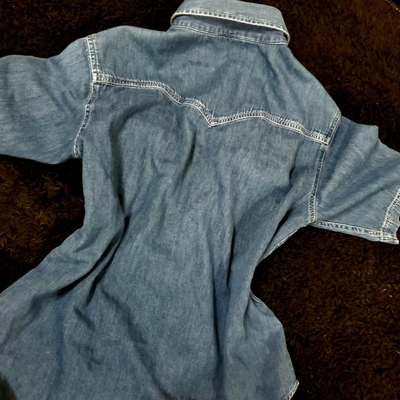 Button down top - Picture 2 of 3